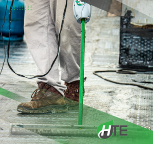 O teste de estanqueidade com o Holiday Detector é uma ferramenta indispensável na construção civil, oferecendo uma solução eficaz e ecológica para prevenir infiltrações em diversas aplicações. Sua versatilidade permite sua utilização em lajes, piscinas, túneis, reservatórios e muito mais, assegurando que as estruturas permaneçam seguras e duráveis.